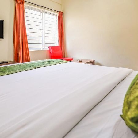 Treebo Trip Kapil Royalista Hotel Ludhiana Bagian luar foto
